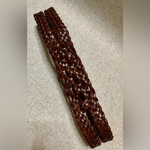 🦋Leather belt, interwoven, it is wide. Sz small🦋#CDP - Picture 9 of 16